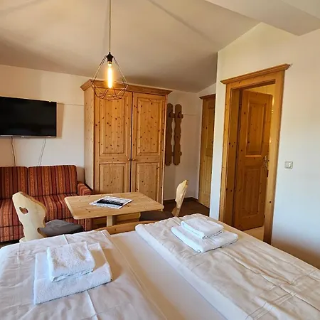 Absolute Active Margret *